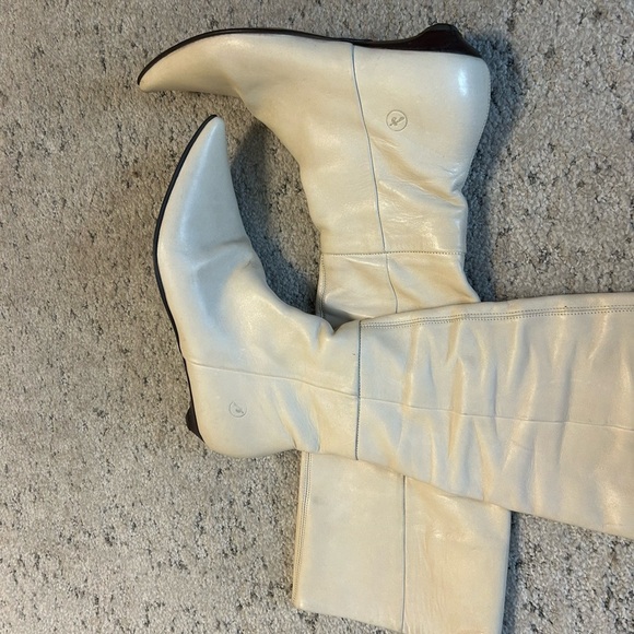 Bronx size 5.5 “no heel” boots in near new condition! Beautiful are rare - Picture 3 of 14